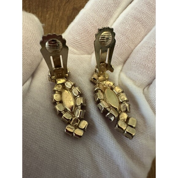 Vintage Pink Rhinestone Gold Tone Clip On Earrings Oval Pink Stone - Picture 5 of 9